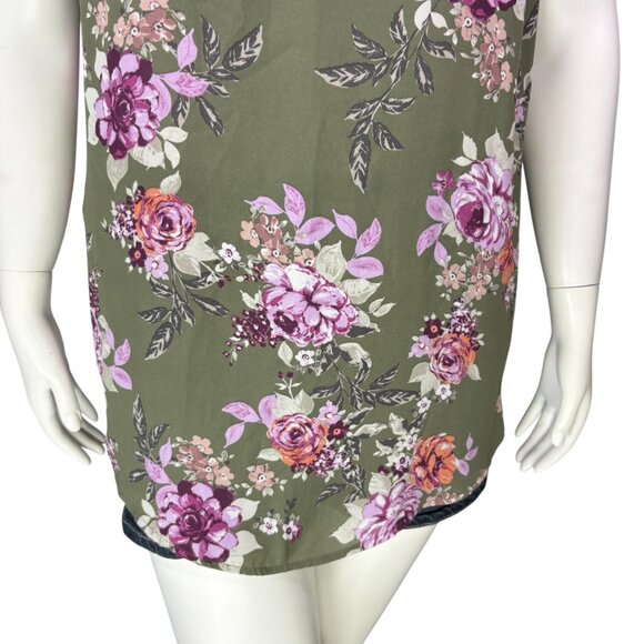 Torrid Womens Top Keyhole Cutout Georgette Blouse Green Floral Plus Size 2 | 2X - Picture 5 of 14